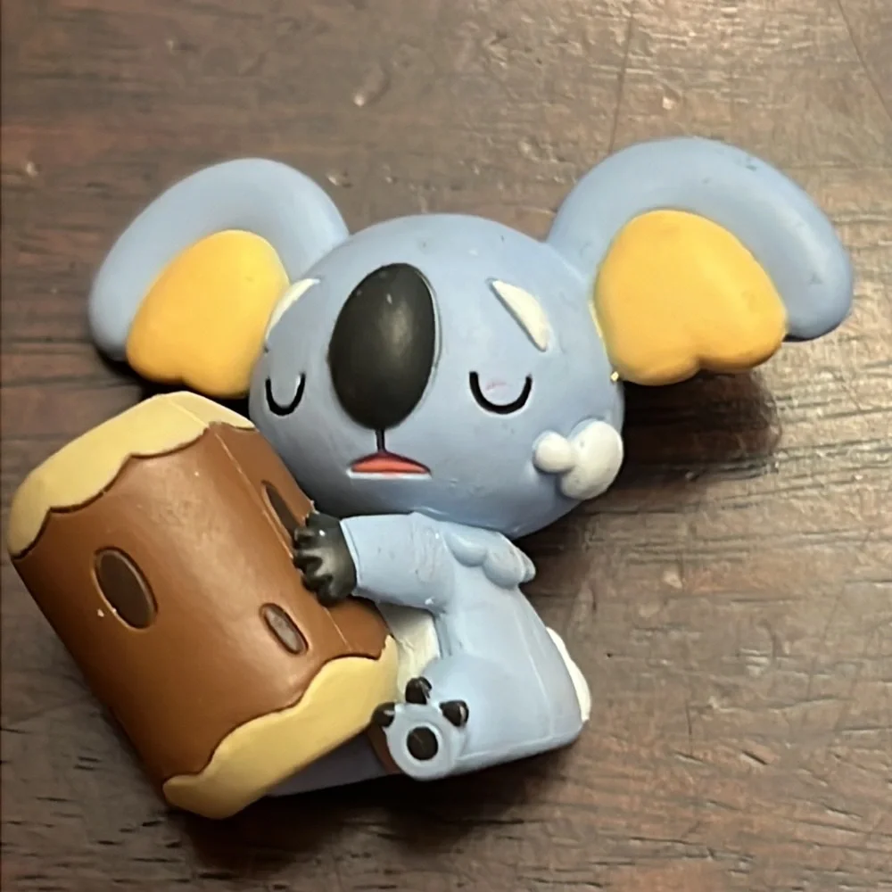 Komala Pokemon Figurine